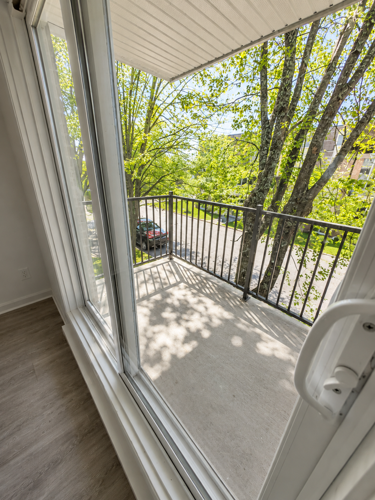 4 ½ Av. Santerre, Québec (Québec) G1M 2A1